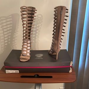 VINCE CAMUTO BC CHESTA